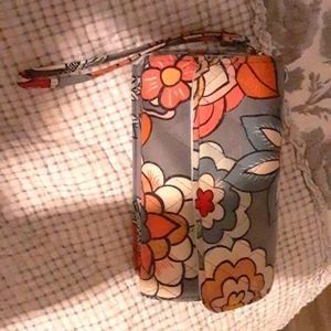 Vera bradlwy wristlet wallet